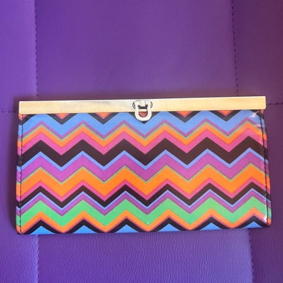 Forever 21 multi color chevron pattern wallet - Picture 1 of 4